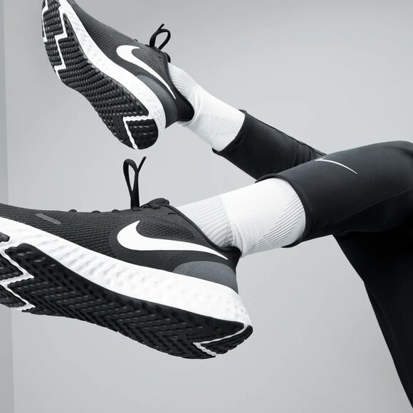 Brand New Nike Women's Revolution 5 Knit Running Shoes - Lightweight, Breathable - Picture 9 of 9